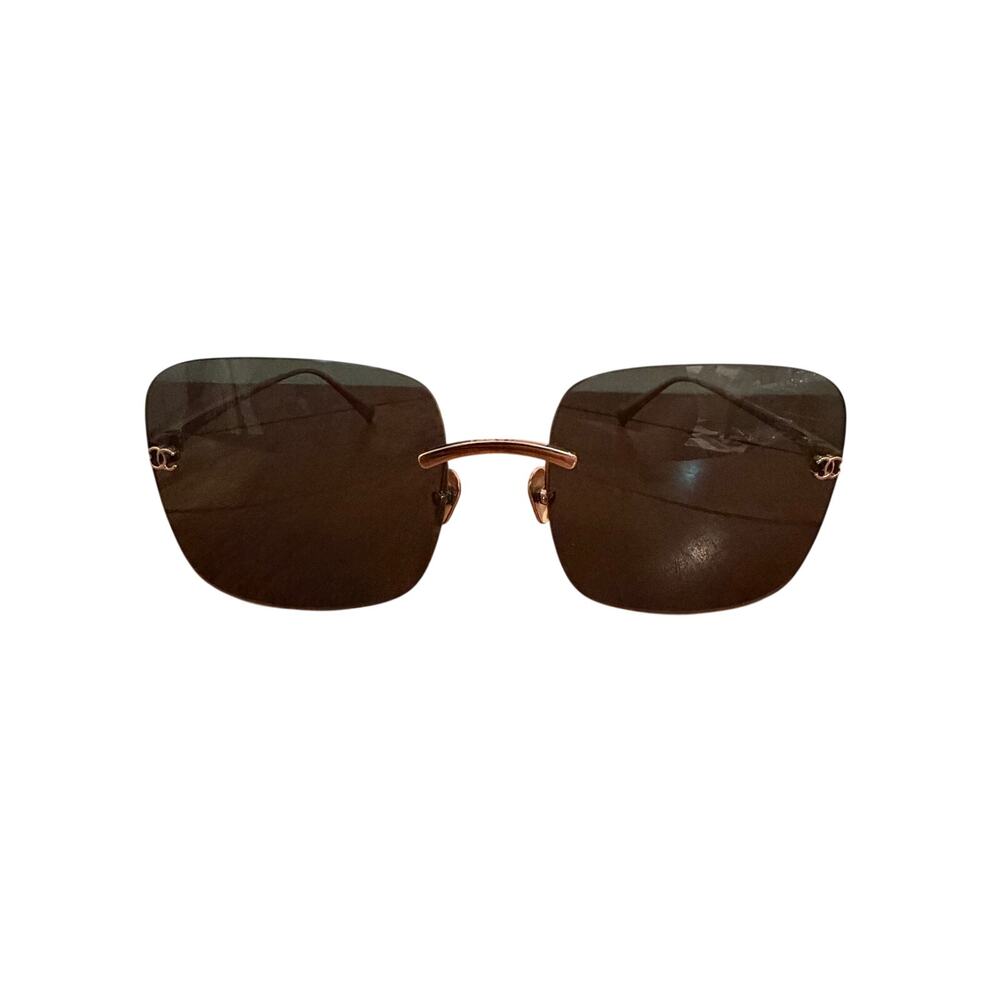 $900 | Chanel square titanium sunglasses Light gold / silver titanium - Picture 4 of 5
